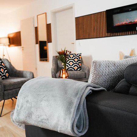 Stadtoase Wohntraumerei: Urban Oasis with Modern Design and Cozy Fireplace Paderborn Exterior photo