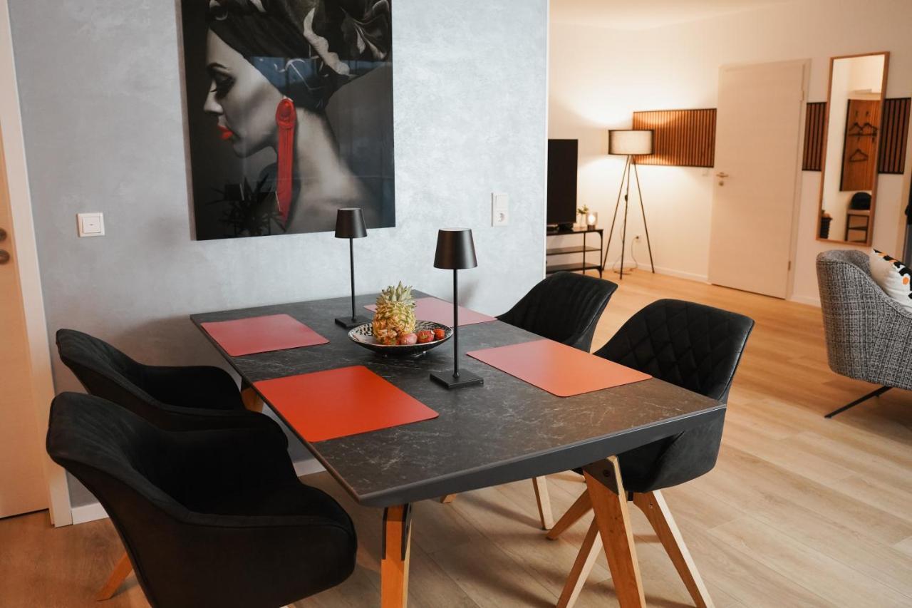 Stadtoase Wohntraumerei: Urban Oasis with Modern Design and Cozy Fireplace Paderborn Exterior photo