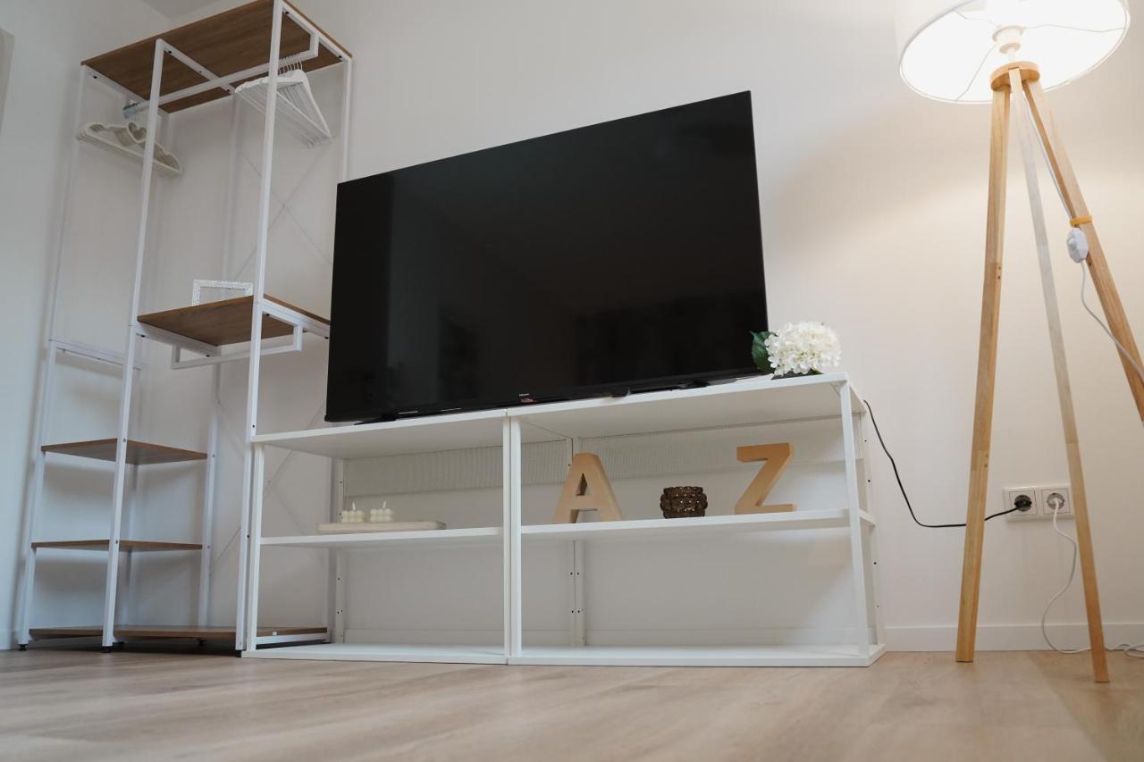 Stadtoase Wohntraumerei: Urban Oasis with Modern Design and Cozy Fireplace Paderborn Exterior photo