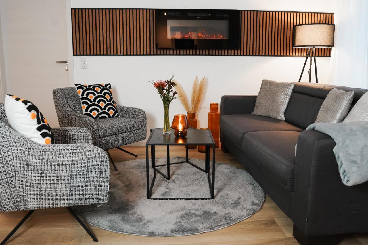 Stadtoase Wohntraumerei: Urban Oasis with Modern Design and Cozy Fireplace Paderborn Exterior photo